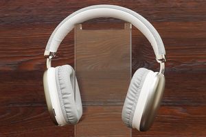 Mobi-Time рекомендує: накладні навушники HOCO W35