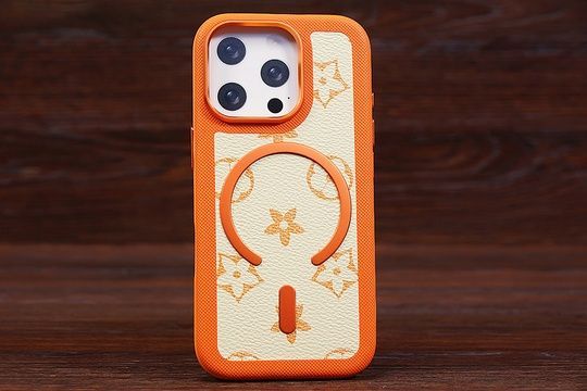 Накладка Louis Vuitton MagSafe IPh 16Pro Orange