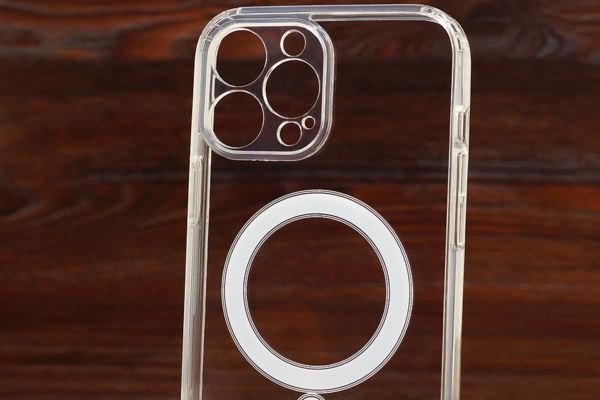 Mobi-Time рекомендує: прозорий чохол Clear Case MagSafe для iPhone