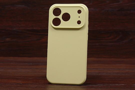 Silicone Case Close Camera (no logo) Iph 17Pro Flash