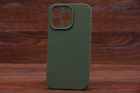 Silicone Case Close Camera (no logo) Iph 16Pro Hunter Green (8)