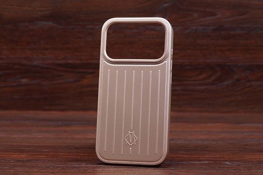Накладка Rimowa IPh 18Pro Gold