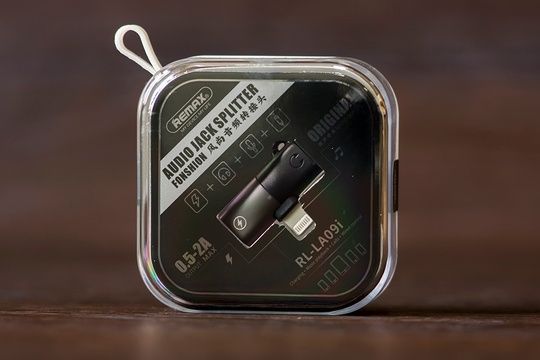Перехідник Remax RL-LA09i lightning/audio