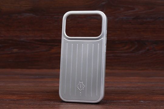 Накладка Rimowa IPh 18Pro Silver