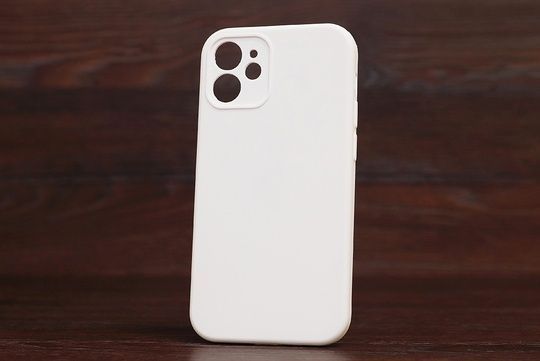 Silicone Case Close Camera (no logo) Iph 15Pro White (2)