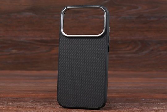 Накладка Force Carbon MagSafe IPh 17Pro Black