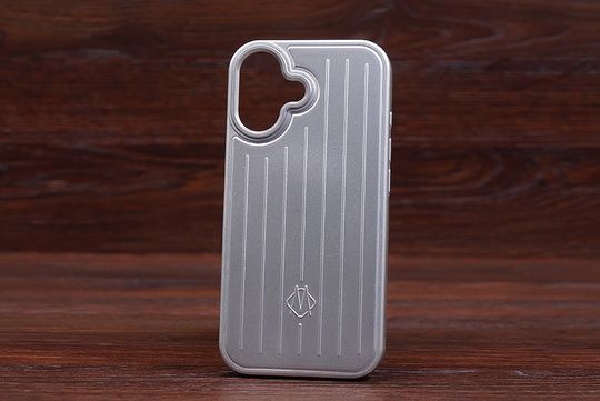 Накладка Rimowa IPh 17 Silver