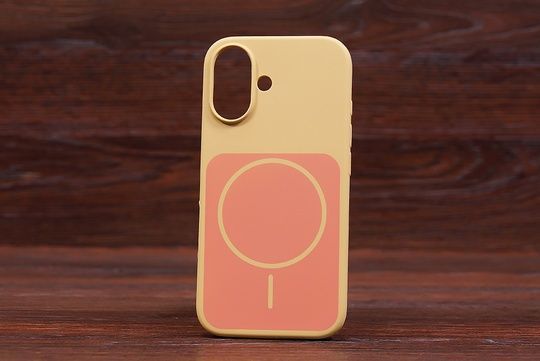 Silicone Soft Back Magsafe iPh 16 Desert gold